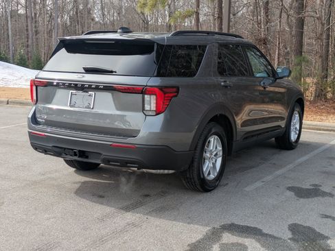 New 2026 Ford Explorer Active image 3