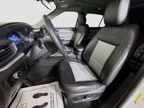 Used 2023 Ford Explorer XLT w/ Equipment Group 202A image 19