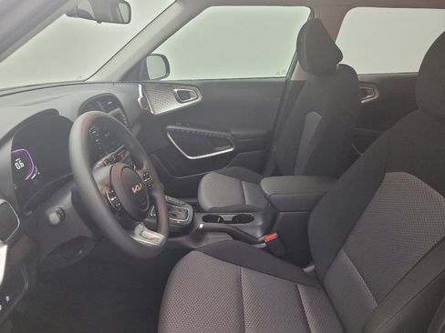 Used 2025 Kia Soul LX FWD image 17