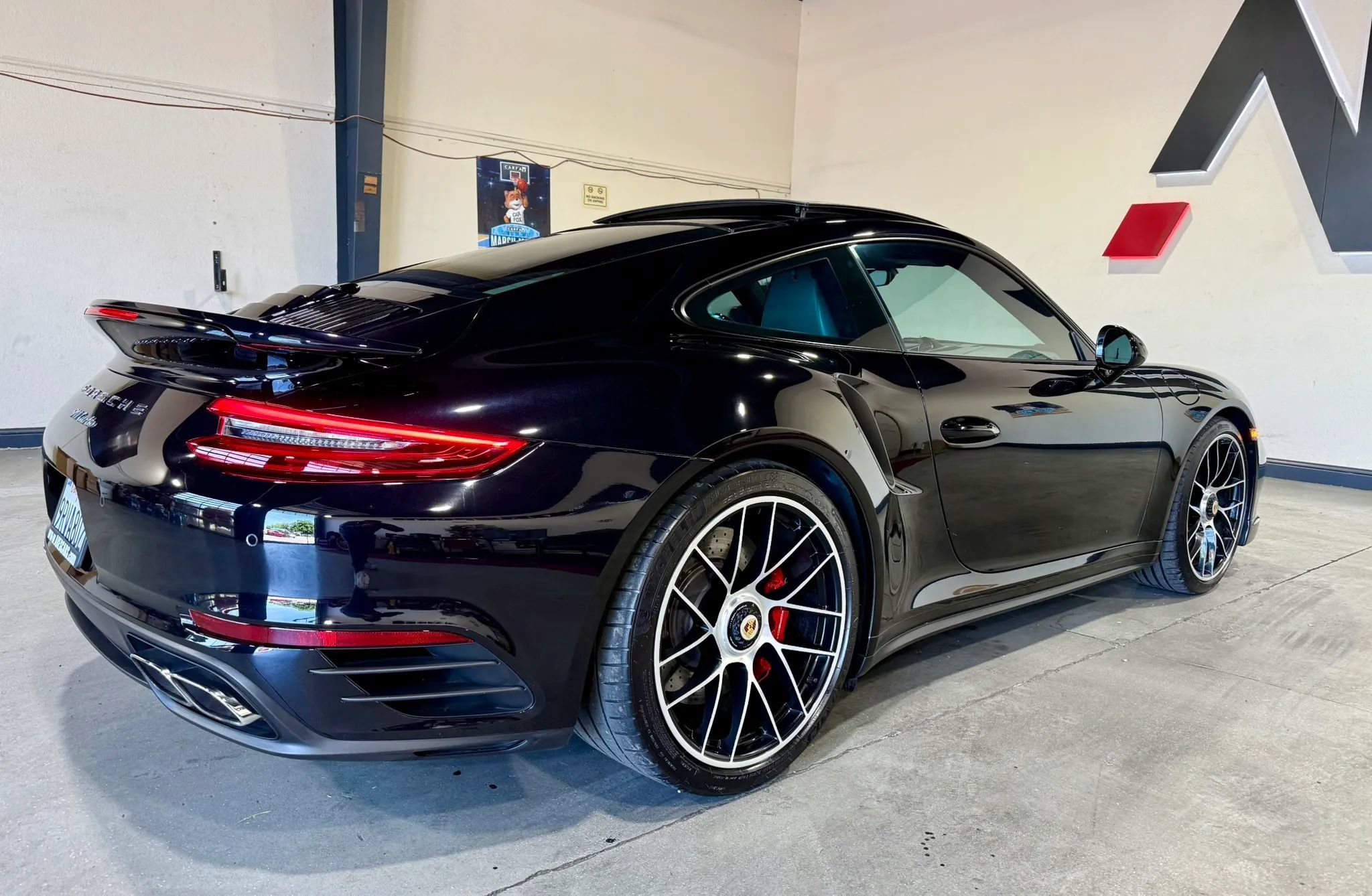 Used 2019 Porsche 911 4 Coupe AWD/4WD image 4