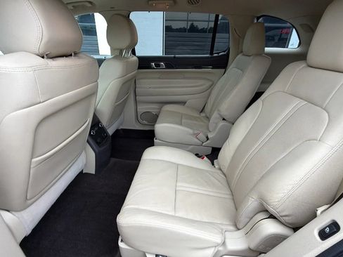 Used 2019 Lincoln MKT AWD image 53