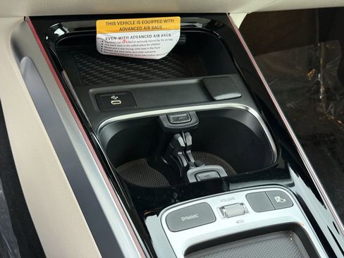 Certified 2025 Mercedes-Benz GLB 250 4MATIC image 34