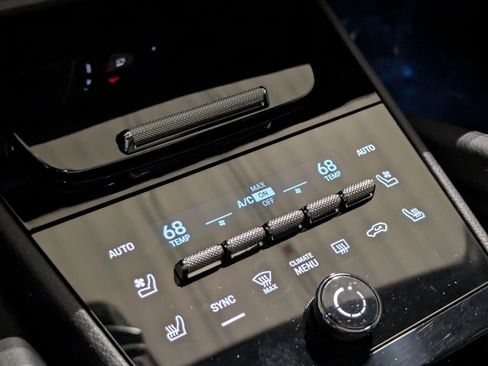 Used 2025 Porsche Cayenne S image 39