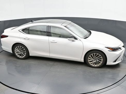 Used 2021 Lexus ES 350 Ultra Luxury w/ Accessory Package 2 image 43