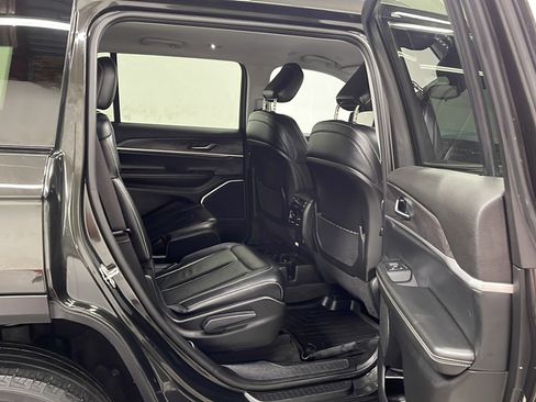 Used 2021 Jeep Grand Cherokee L Limited AWD/4WD image 19