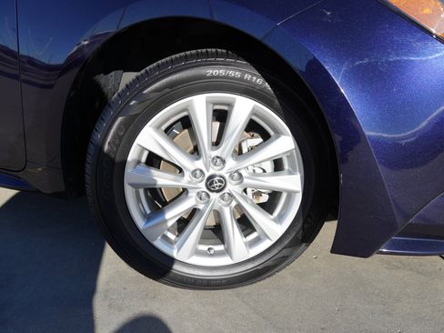 Certified 2024 Toyota Corolla LE w/ LE Convenience Package image 10