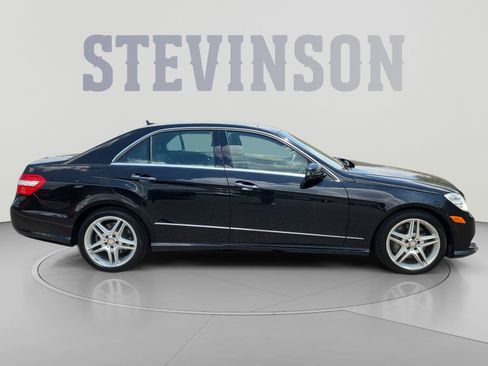 Used 2011 Mercedes-Benz E 550 4MATIC Sedan image 6