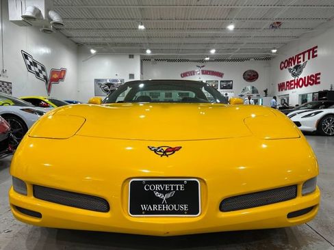 Used 2002 Chevrolet Corvette Coupe w/ Preferred Equipment Group2 RWD image 13