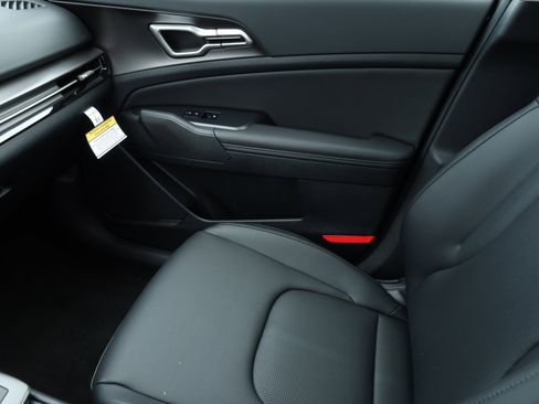 New 2026 Kia Sportage EX image 17