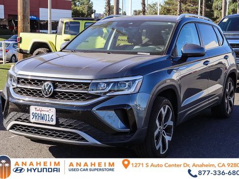 Used 2022 Volkswagen Taos SEL w/ Panoramic Sunroof Package image 1