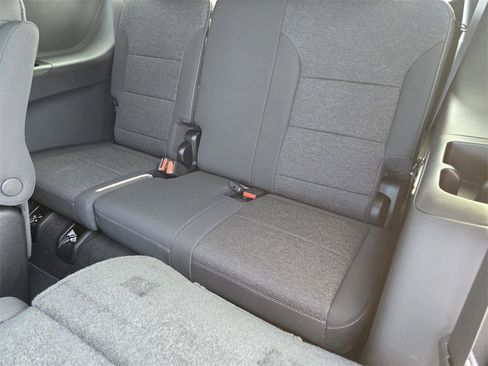 New 2026 Chevrolet Traverse LT w/ Sun and Wheel Package image 16