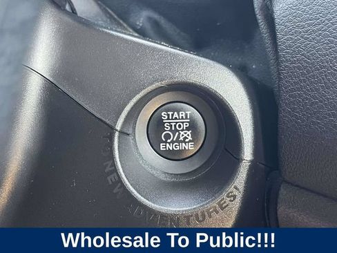 Used 2015 Jeep Renegade Latitude w/ Popular Equipment Group FWD image 31