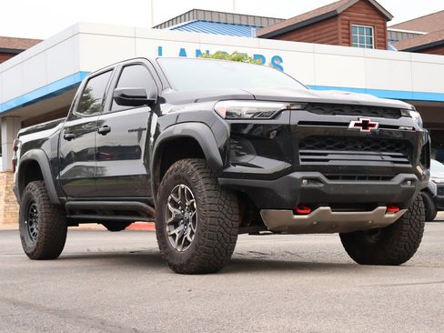 Used 2026 Chevrolet Colorado ZR2 w/ Technology Package AWD/4WD image 1