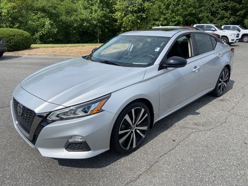 Used 2019 Nissan Altima 2.5 SR w/ SR Premium Package FWD image 1