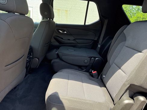 Used 2023 Chevrolet Traverse LT AWD/4WD image 13