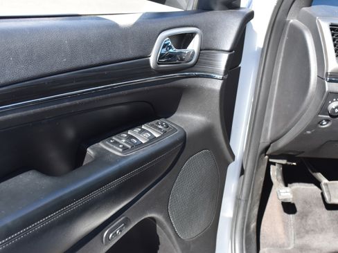 Used 2019 Jeep Grand Cherokee Limited image 24