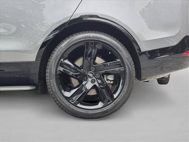 New 2026 Land Rover Discovery Limited Edition AWD/4WD image 29