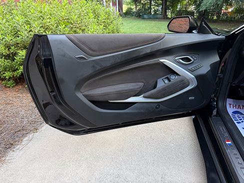 Used 2018 Chevrolet Camaro ZL1 RWD image 38