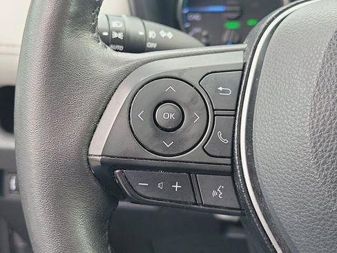 Used 2021 Toyota RAV4 XLE Premium image 31