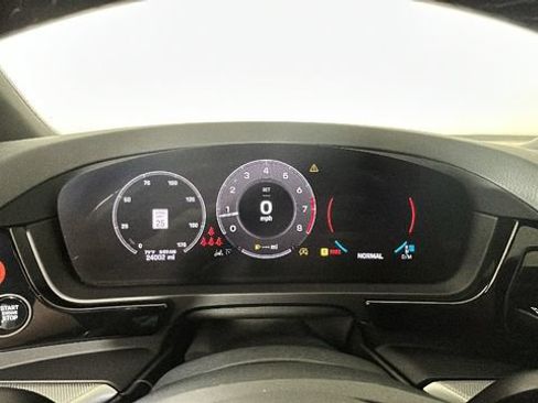 Used 2024 Porsche Cayenne AWD/4WD image 19