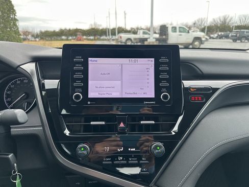 Certified 2021 Toyota Camry SE w/ Cold Weather Package image 19