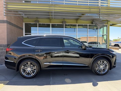 Used 2024 Acura MDX SH-AWD w/ Advance Package image 9
