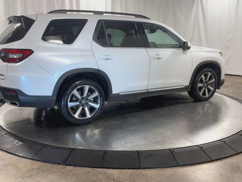 Certified 2023 Honda Pilot Touring image 10
