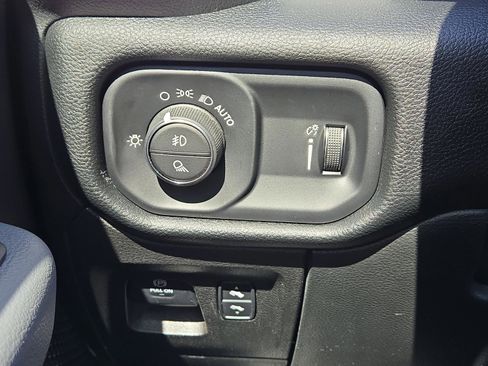 Used 2022 RAM 1500 Big Horn w/ Trailer Tow Group image 30