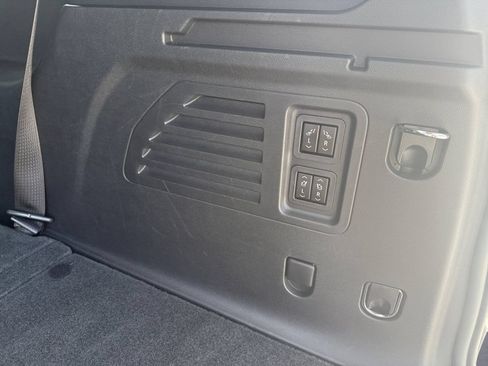 Used 2026 Chevrolet Traverse RS FWD image 17