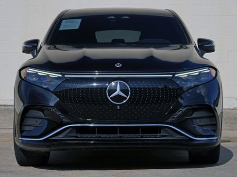 Used 2023 Mercedes-Benz EQS 580 4MATIC SUV w/ Exclusive Trim Package image 7