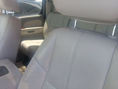 Used 2011 Chevrolet Avalanche LT w/ Texas Edition RWD image 4