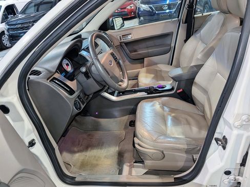 Used 2010 Ford Focus SEL image 14