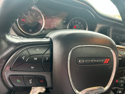 Used 2018 Dodge Challenger SXT image 23