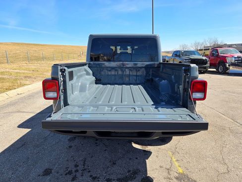 New 2026 Jeep Gladiator Sport AWD/4WD image 27