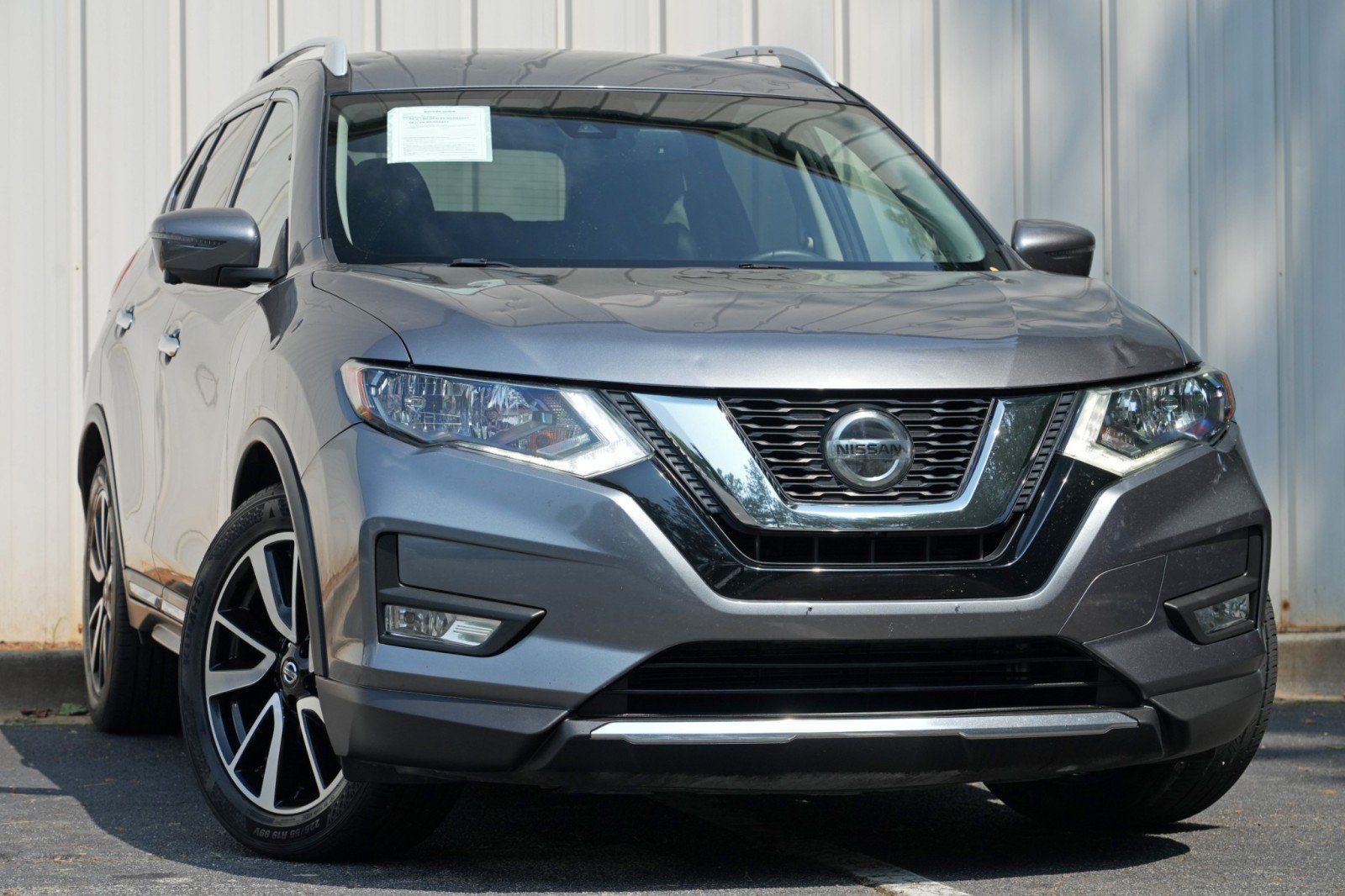 Used 2020 Nissan Rogue SL FWD image 2