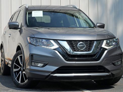 Used 2020 Nissan Rogue SL FWD image 2