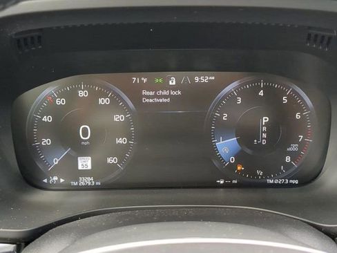 Used 2021 Volvo XC60 T5 Momentum image 28