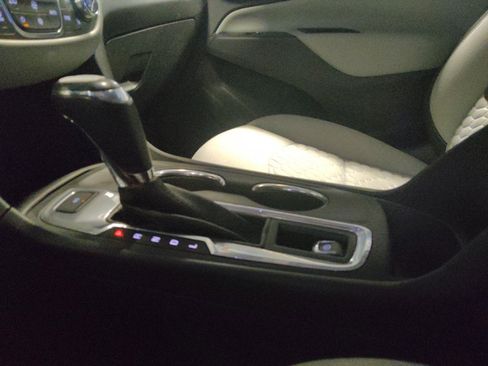 Used 2019 Chevrolet Equinox LT w/ Driver Convenience Package AWD/4WD image 26
