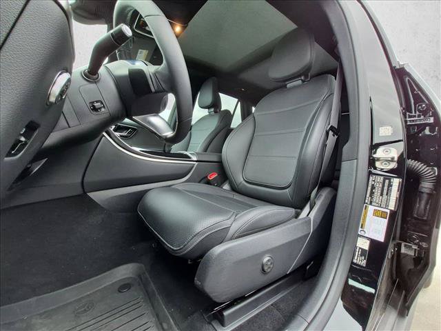 Used 2026 Mercedes-Benz GLC 300 4MATIC image 4