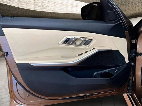 Used 2019 BMW 330i xDrive Sedan w/ Convenience Package image 18