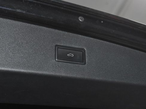 Certified 2024 Volkswagen Tiguan SE R-Line image 26