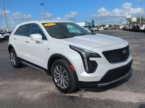 Used 2022 Cadillac XT4 Premium Luxury w/ Technology Package image 2