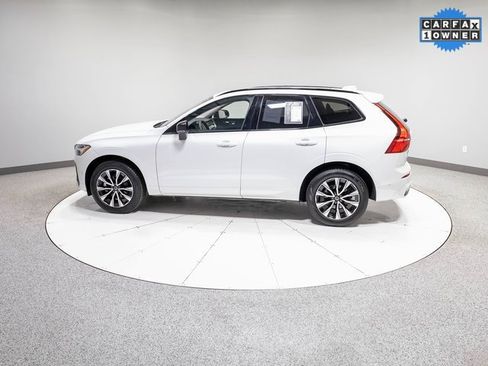 Used 2025 Volvo XC60 B5 Plus image 32