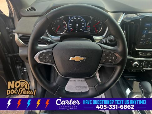 Used 2023 Chevrolet Traverse Premier FWD image 17