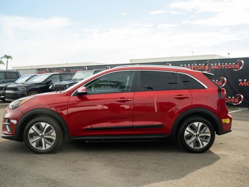 Used 2022 Kia Niro EX image 7