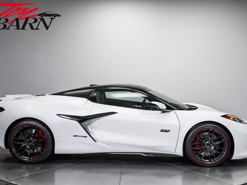 Used 2023 Chevrolet Corvette Z06 RWD image 14