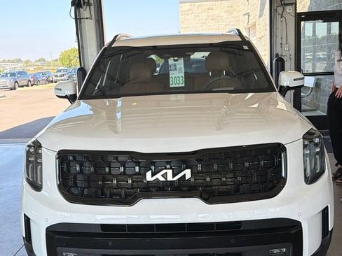 Certified 2024 Kia Telluride SX Prestige X-Line AWD/4WD image 3
