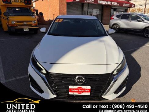 Used 2023 Nissan Altima 2.5 S FWD image 2