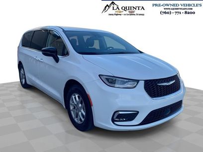 Used 2024 Chrysler Pacifica Touring-L