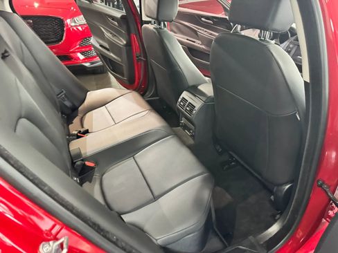 Used 2018 Jaguar XE Premium image 15